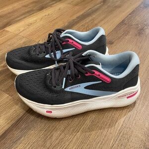 Brooks Ghost Max Navy Blue Ebony Open Air Size 6.5